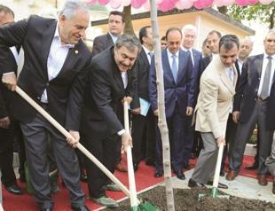 Istanbul will flourish with 100,000 redbuds