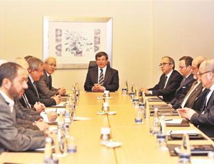 Turkey pushes Syria dissidents for unity