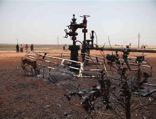 South Sudan says Sudan bombs oil fields in border region