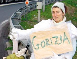 Photos draw attention to slain peace activist