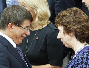 Turkeys Davutoğlu discusses Iran’s nuke drive with EU’s Ashton