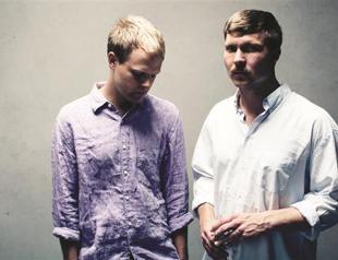 Korallreven on stage at club Babylon