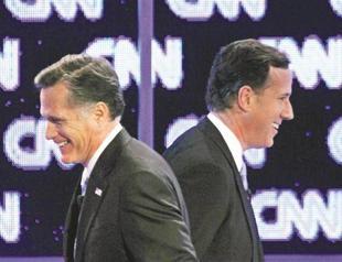Romney wins twice ahead of Super Tuesday contest