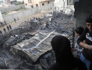 Israeli aircraft hit Gaza in response to rockets