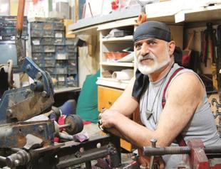 Turksih knife-maker has eye on world record