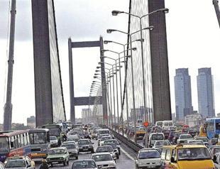 Istanbul inundated daily with new autos