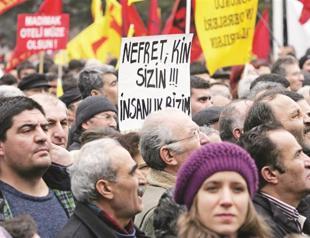 Gül hails scribes’ release, questions Sivas ruling