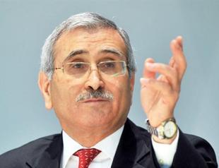 Professionals disagree with Moody’s decision