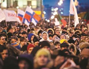 Anti-Putin activists unbowed by arrests