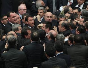 Fighting erupts in Turkish parliament