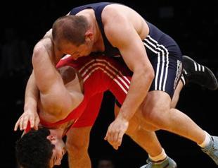 Turkish wrestler wins bronze in European championship