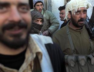 Turkey looks to unite divided dissidents