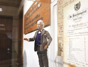 New Einstein website provides more sources