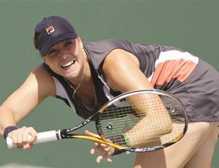 Kleybanova returns after cancer battle