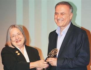 Erdal Öz Award goes to Murathan Mungan