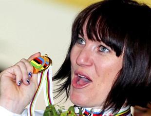 Australias Meares sets world record