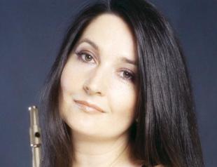 Famous Turkish flutist on Istanbul stage