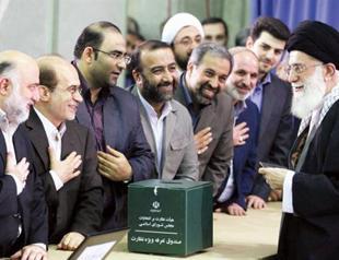 Iran hardliners wax as Peres rebukes Tehran