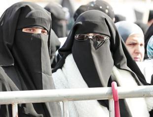 Syrians ‘flee to Lebanon’