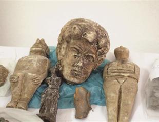 Stolen Greek coins, objects recovered