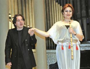 Fazıl Say plays for earthquake victims