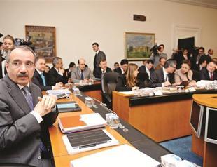 Main opposition party strives to block debated education bill