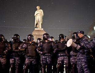 Russian protesters fear Putin resorting to force