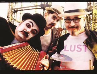 British cabaret-punk band at Salon İKSV