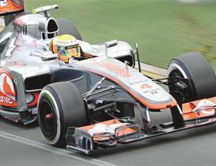 Hamilton steals show in Malaysia