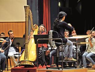 The harp played by men contrary to widely belief