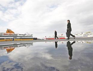 Greek social unrest reflected at sea ports
