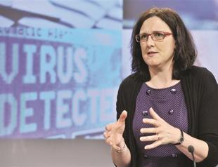 EU commissioner urges start of visa dialogue