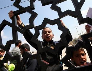 Israeli fuel entering Gaza to ease power crisis