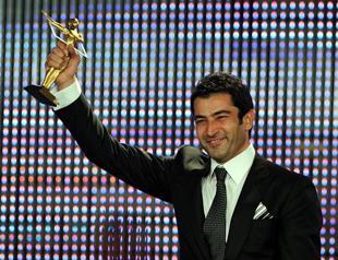 Greek deputy denies claims of fling with Turkish actor