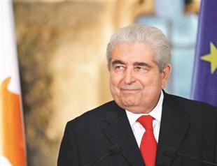 Christofias to give up due to Cyprus problem