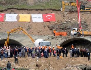 Highway tunnel in Turkey raises hope for stronger regional trade