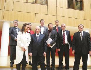 Is the right eye of German intelligence closed