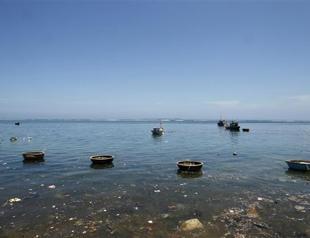 Vietnam, US to hold five day naval exchange