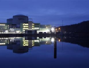 Greenpeace grades tech titans as climate champions