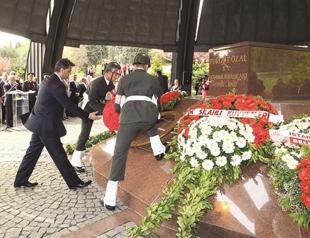 Deceased President Özal commemorated
