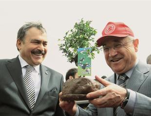 Çiçek bids to hammer out consensus on jailed MPs