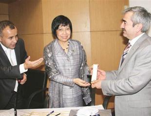 Filipino ambassador calls on Turkish firms