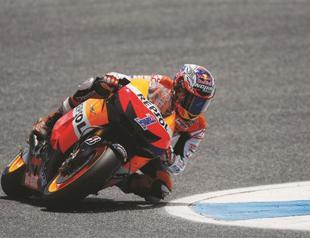 Stoner pips Lorenzo for MotoGP lead