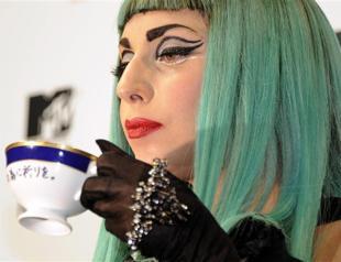 Lady Gaga teacup fetches $75,300 in Japan auction