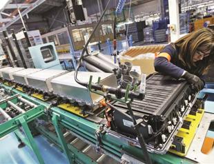 Spanish industrial output falls sharply