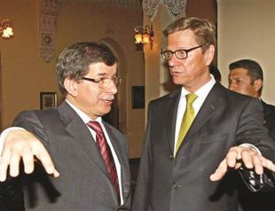 Turkey ramps up pace of EU bid after French polls