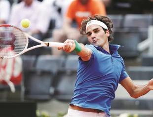 Federer defeats Berlocq in Rome