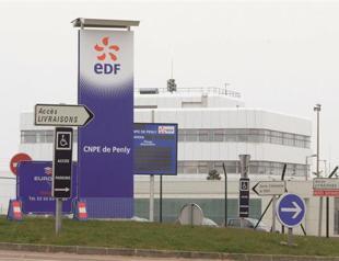 Nigeria signs deals with French firms