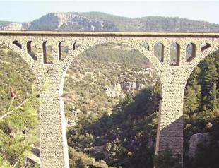 007 effect takes over Adana