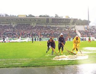 Galatasaray, Beşiktaş to make their rain-delayed start